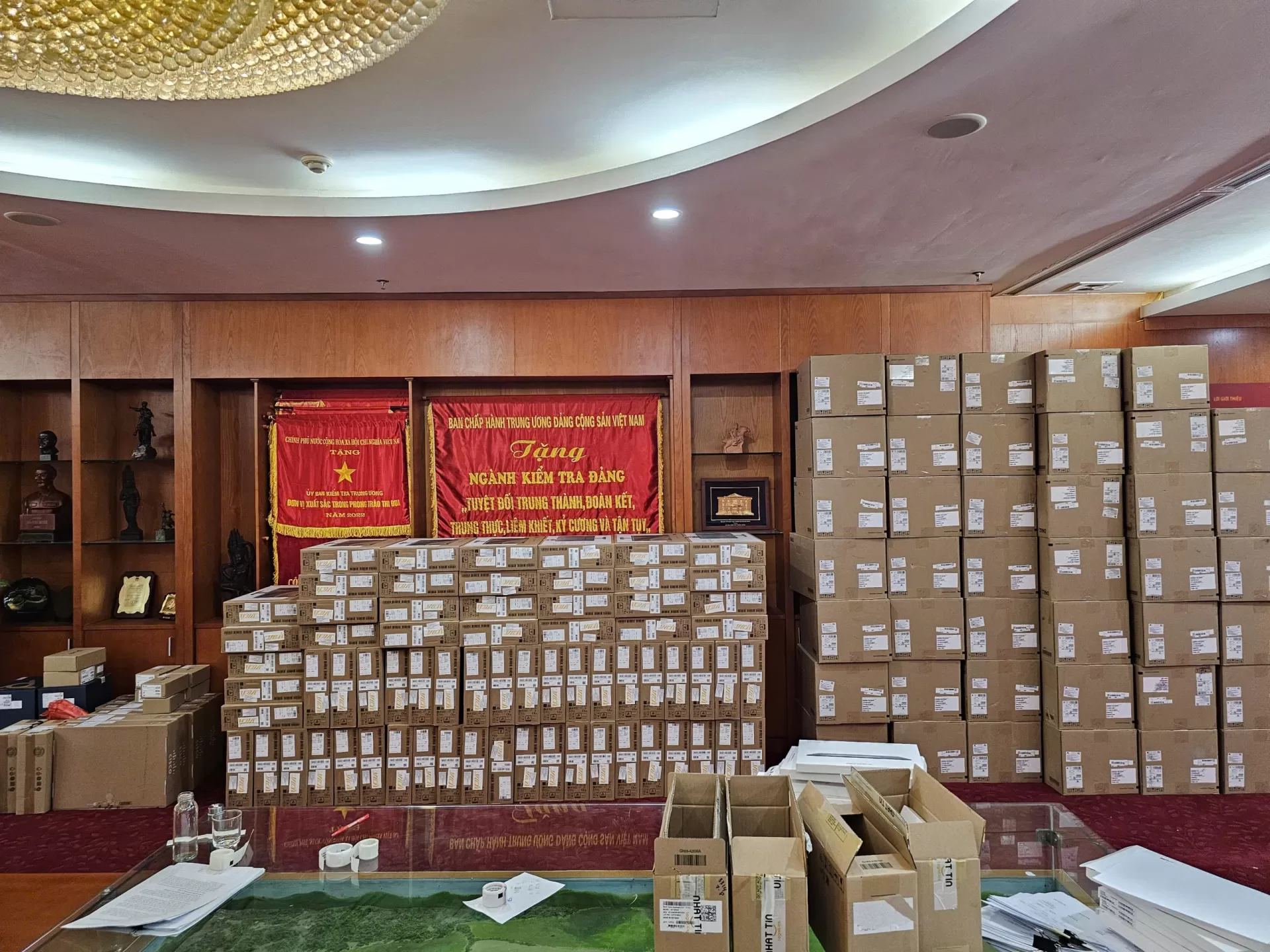 Honored to accompany the Central Inspection Commission Agency: CSI Technology Joint Stock Company to hand over modern technological equipment system.